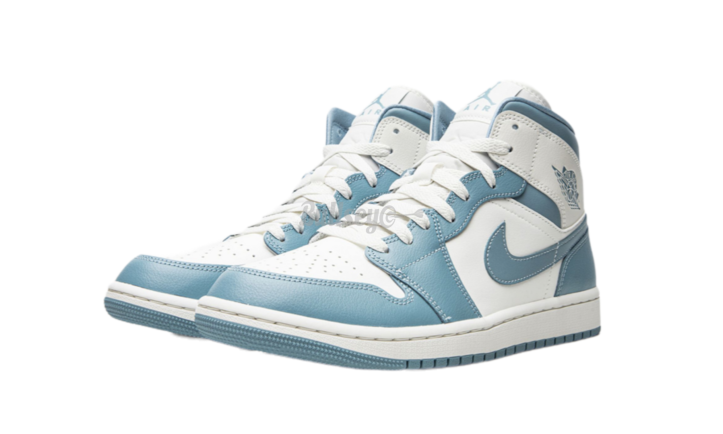 Air Jordan 1 Mid "UNC" 2022