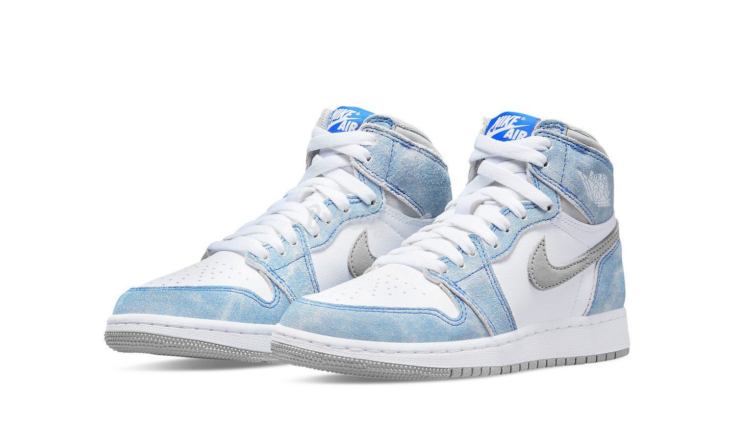 Air Jordan 1 Retro "Hyper Royal" GS - Bullseye Sneaker Boutique