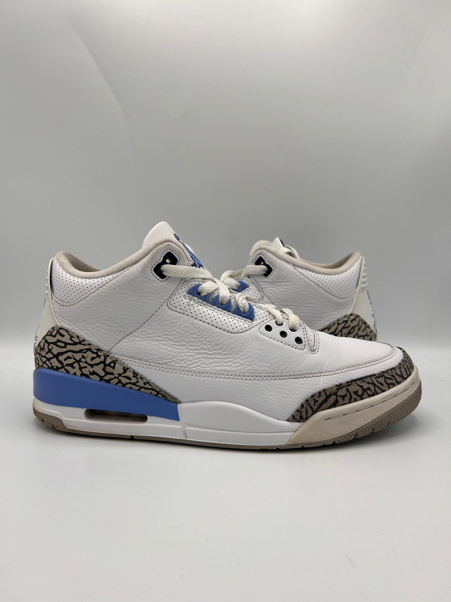 Air Jordan 3 Retro "UNC" (PreOwned)