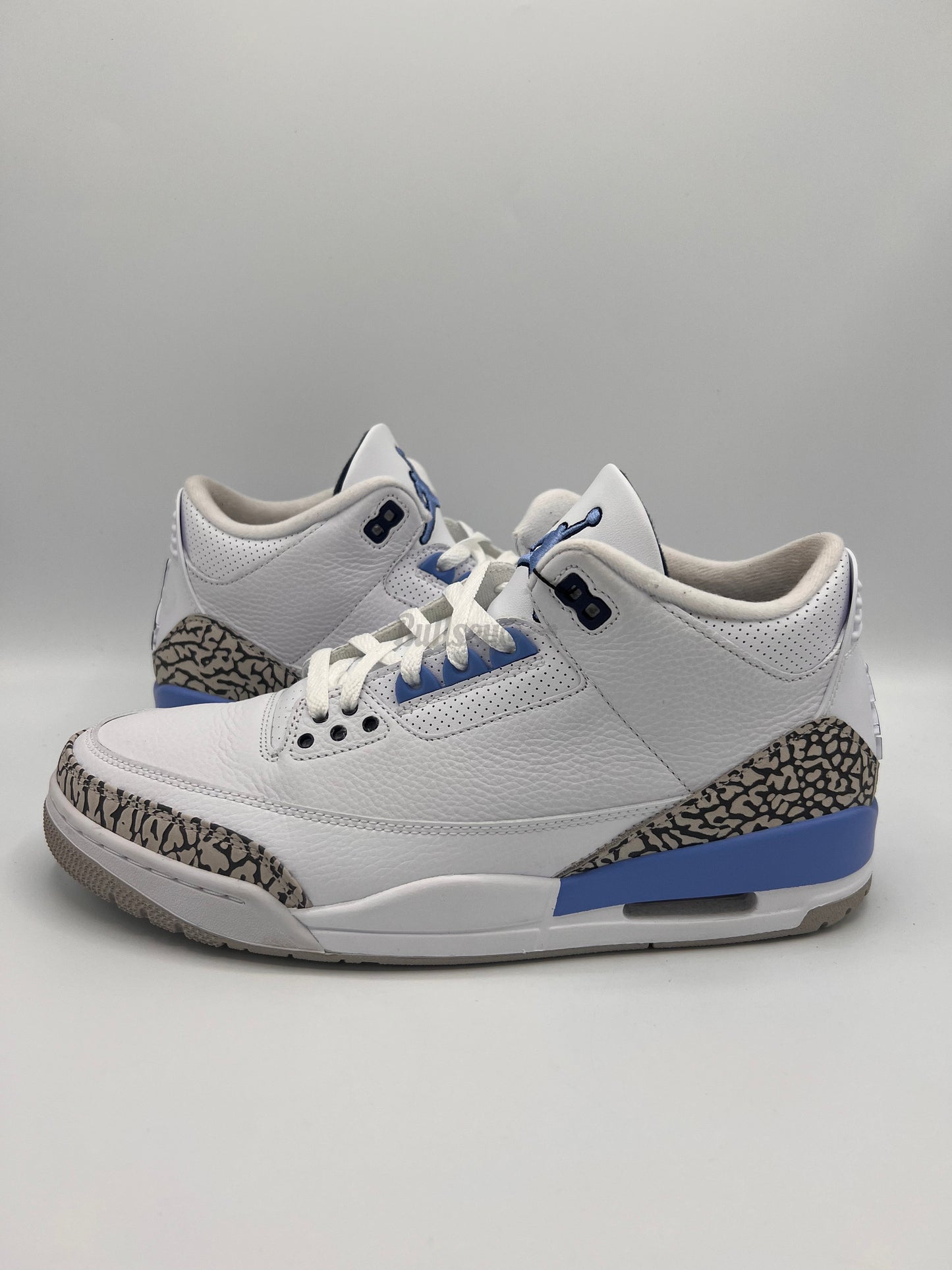 Air Jordan 3 Retro "UNC" (PreOwned)