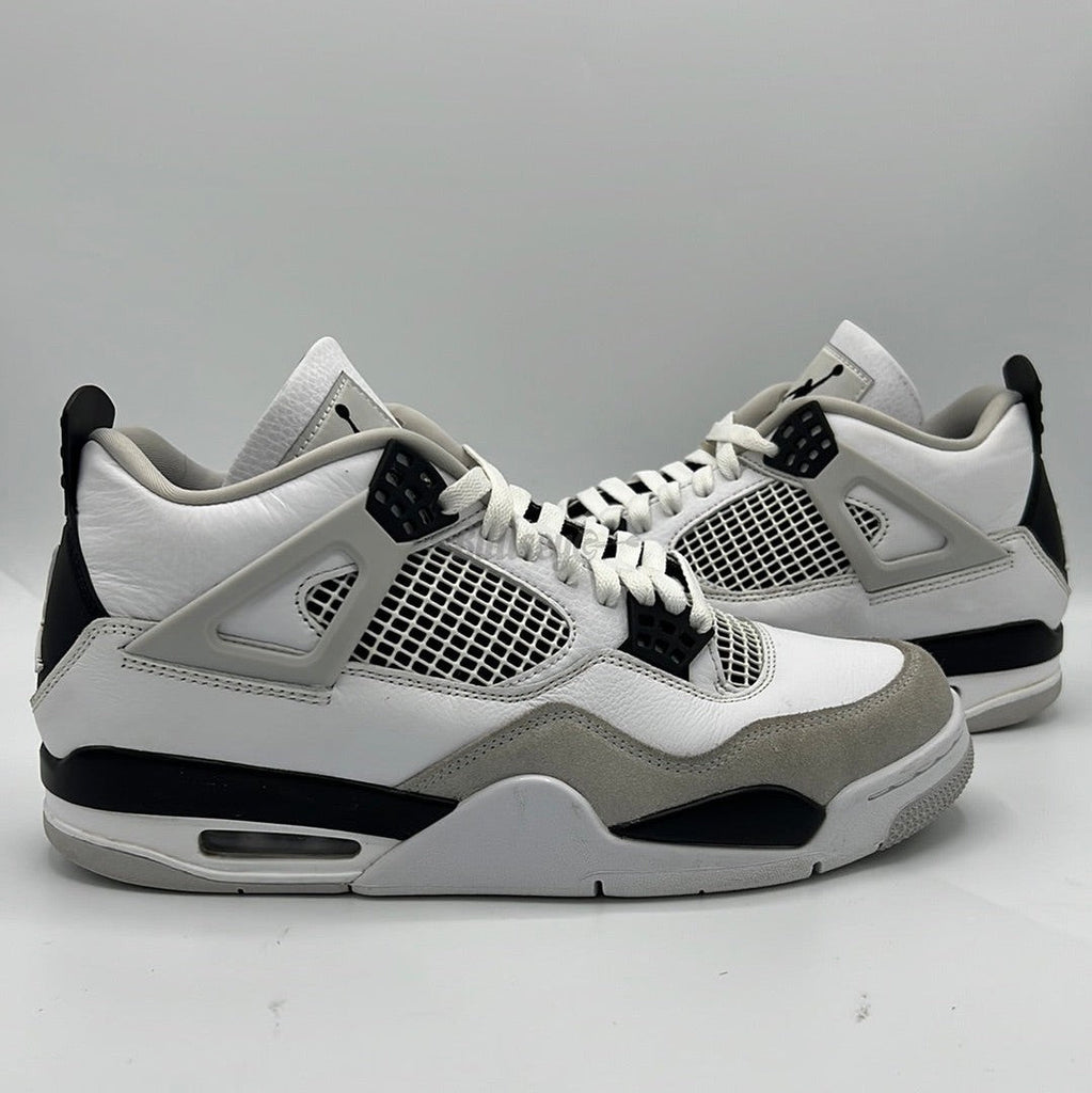 Air Jordan 4 Retro "Military Black" (PreOwned)