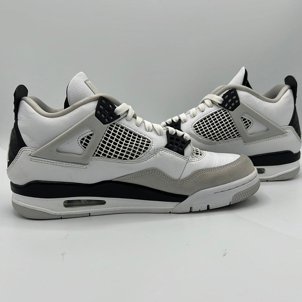 Air Jordan 4 Retro "Military Black" (PreOwned)