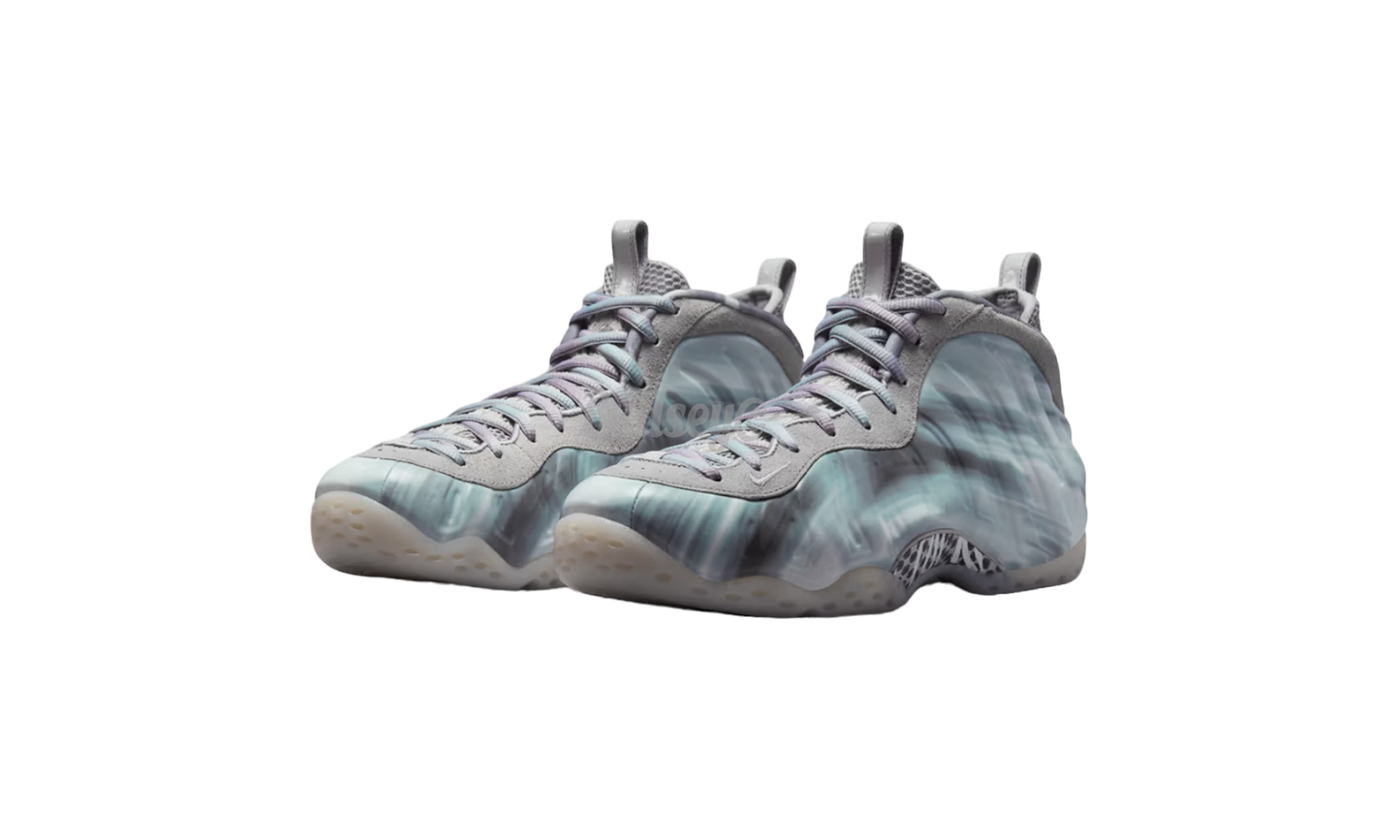 Nike Air Foamposite One “Dream A World Grey”